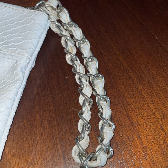 Express white scale pattern clutch - Picture 8 of 12